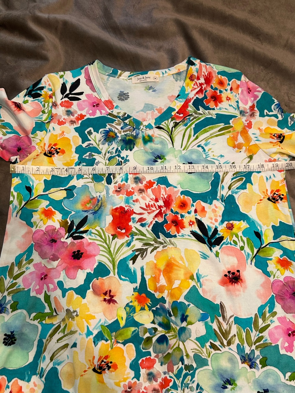 Jess & Jane Blooming V -Neck Top - Picture 8 of 10